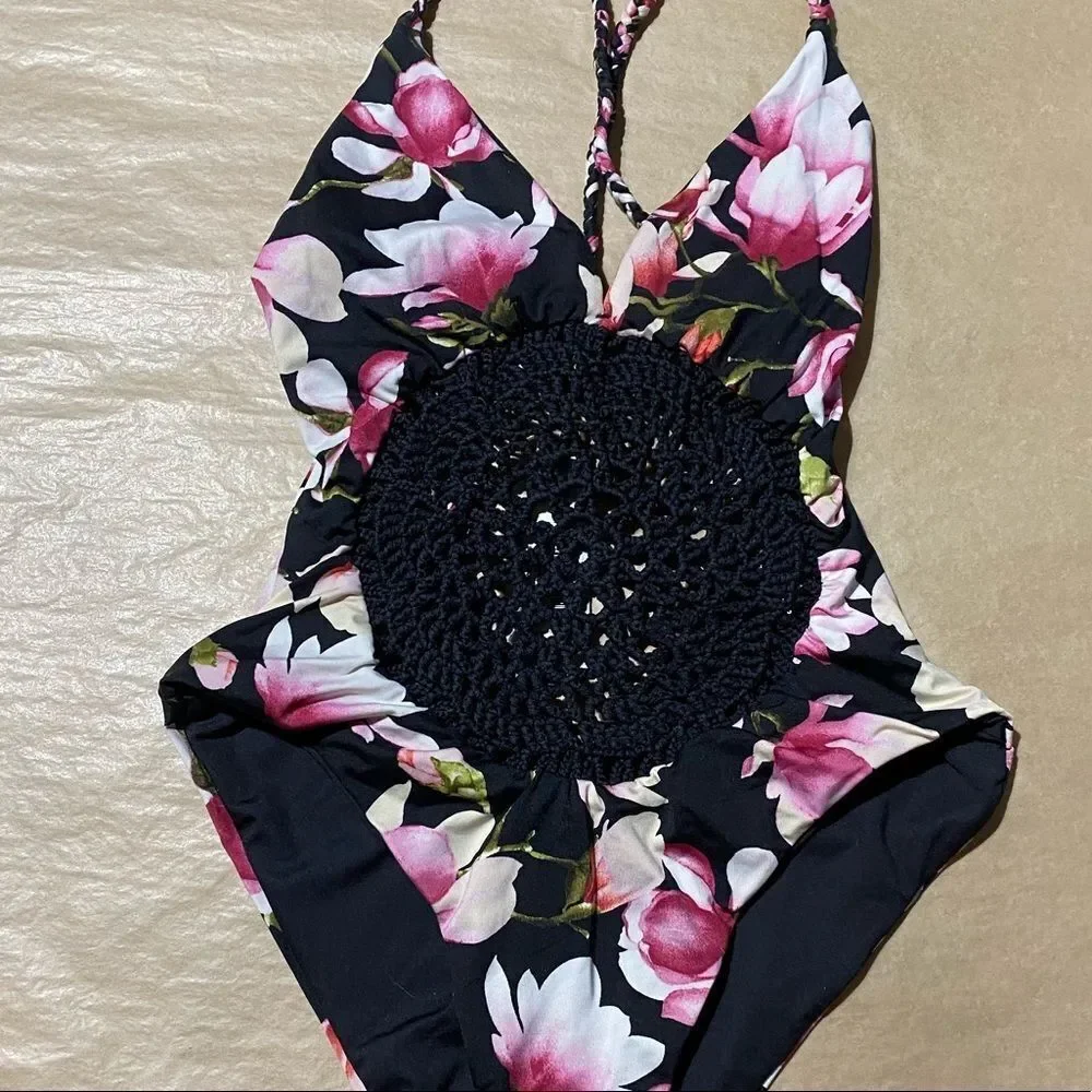 Frankie's Poppy One Piece Cheeky Black Lotus Bathing Suit‎ nwt
